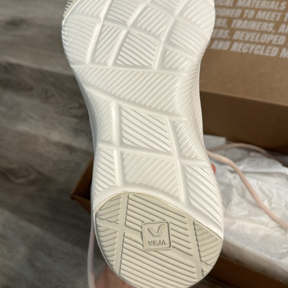 Veja Mens Impala running sneakers trainers white Eggshell sz 40 US 9 - Picture 9 of 11